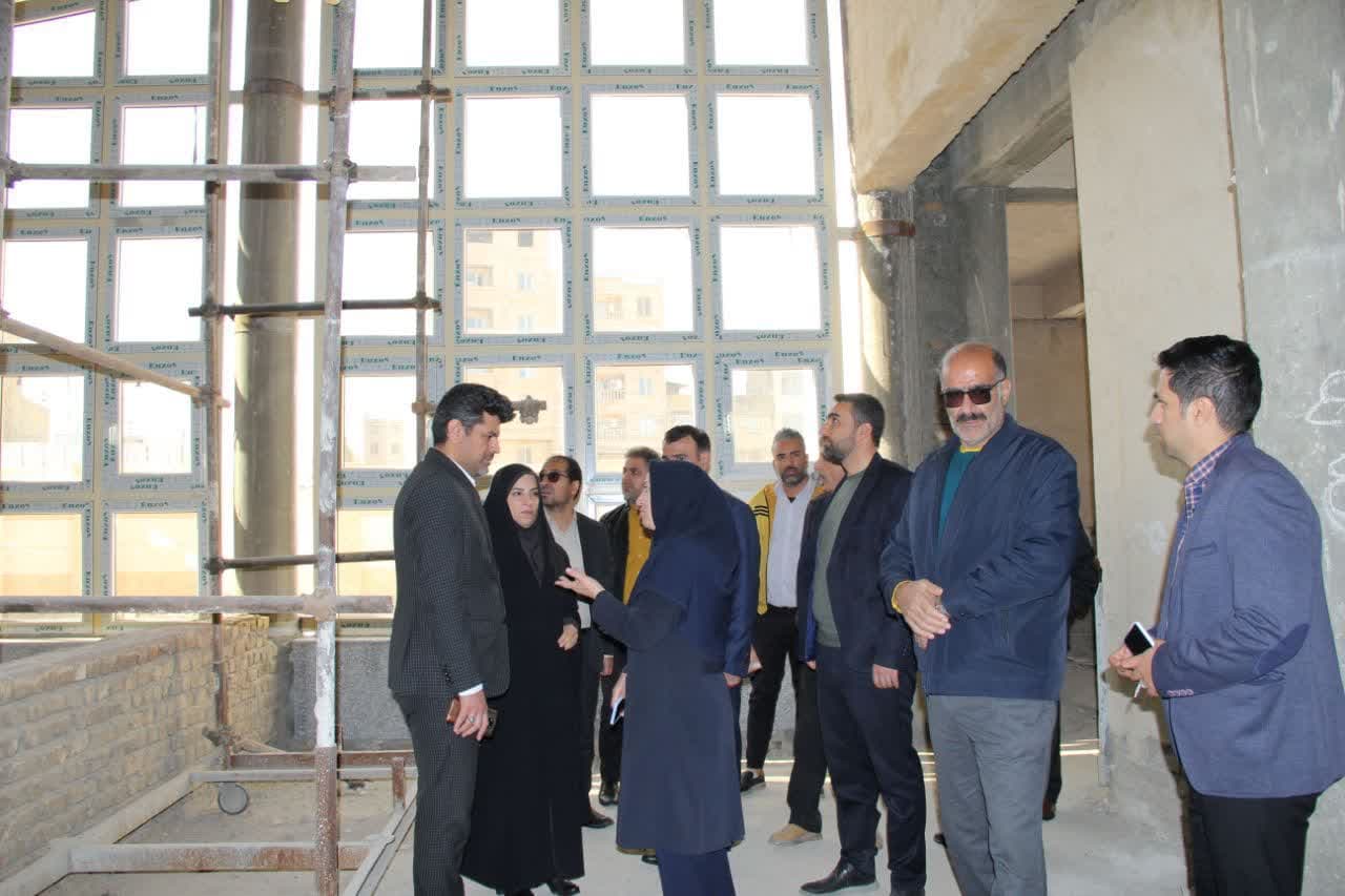 بازدید مدیرکل فرهنگ و ارشاد اسلامی لرستان از پروژه کتابخانه درجه یک شهرستان دورود بازدید مدیرکل فرهنگ و ارشاد اسلامی لرستان از پروژه کتابخانه درجه یک شهرستان دورود